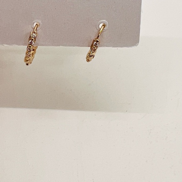 NWT BaubleBar Sugarfix Hoop Earrings: Heart Shaped and Cubic Zirconia Huggies - Picture 4 of 9